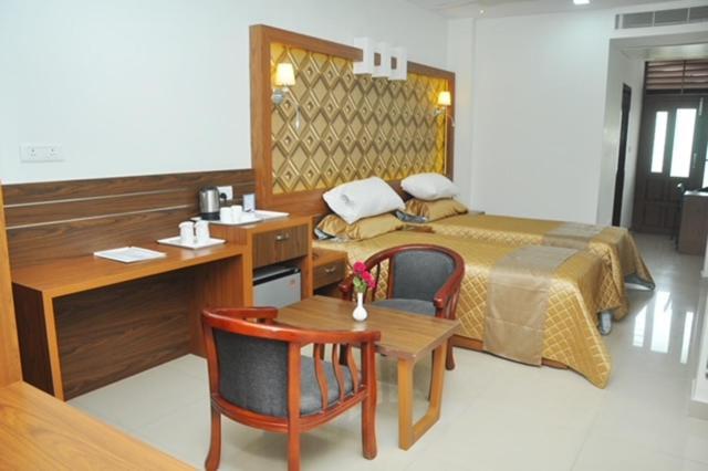 Kallada Mamatha Motels Kunnamkulam 外观 照片