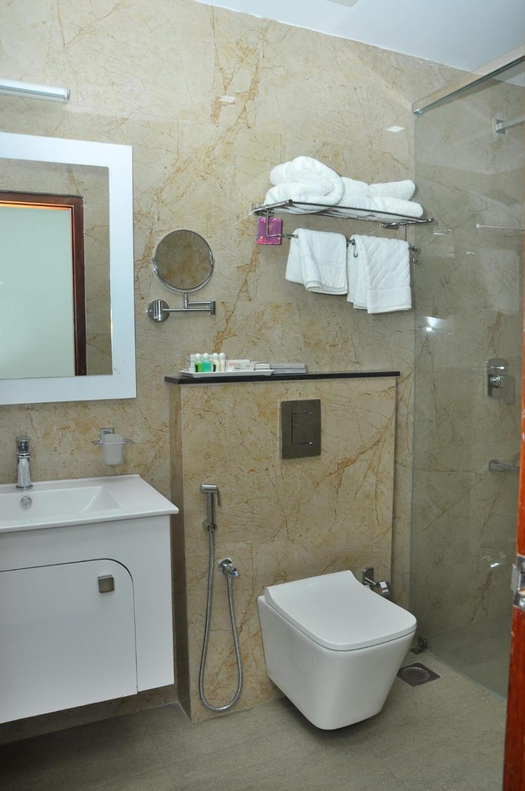 Kallada Mamatha Motels Kunnamkulam 外观 照片